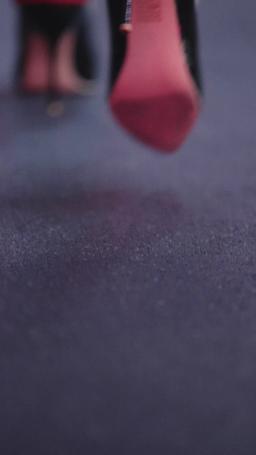 الوحش في قبضتها episode 1