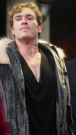 Ratu Serigala Bangkit dari Abu episode 38