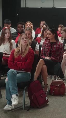 [Doublé] Véritable héritière contre fausse reine des abeilles episode 8