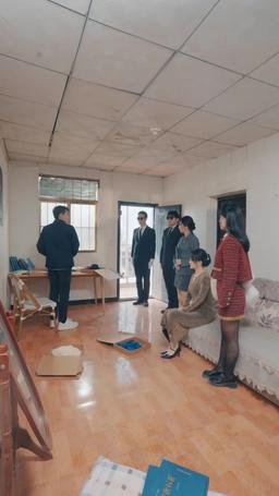 都破產了誰還追校花啊 episode 36