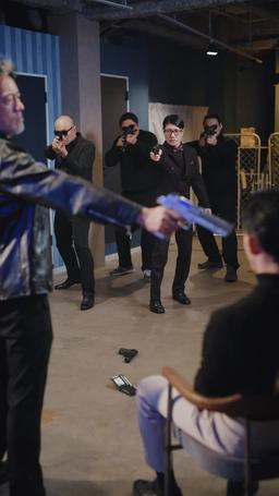 槍火下的聖誕交易 episode 36