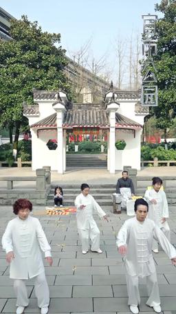龍崽崽三歲半新年送福到 episode 1