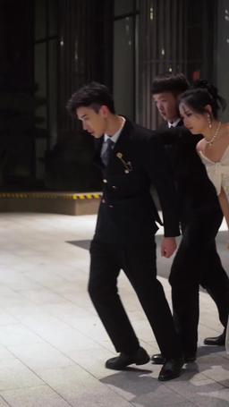 攤牌了，團寵千金她不裝了 episode 10