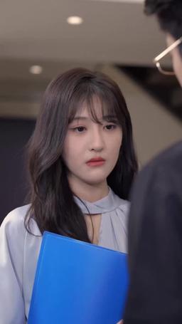 網戀奔現後被總裁掐腰寵 episode 59