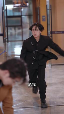 甩掉渣男後我被三個哥哥寵上天 episode 27