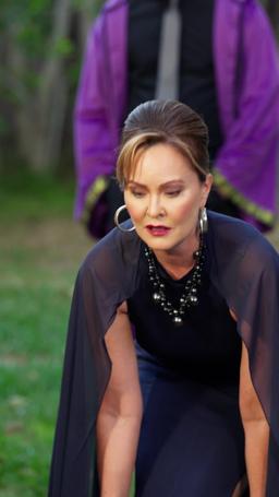 Ratu Serigala Bangkit dari Abu episode 73