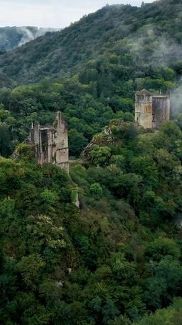 Takdirku Terikat Musuh Serigala episode 7