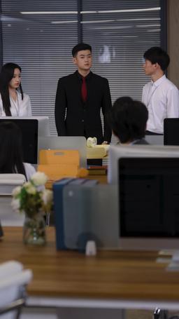 她死後薄爺跪在墓碑前哭成狗 episode 47