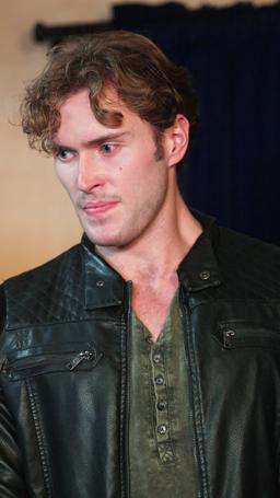 Ratu Serigala Bangkit dari Abu episode 4