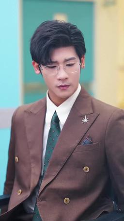 殘疾大佬掐腰吻 episode 35