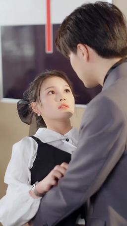 霍總，新來的實習生好像是您夫人 episode 9