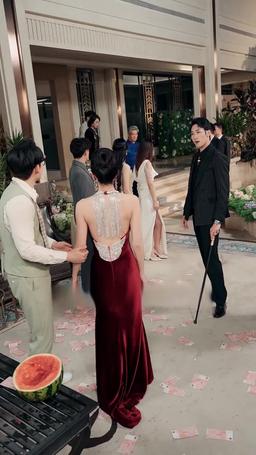 巔峰丐婿從被美女姐姐撿回家開始 episode 9
