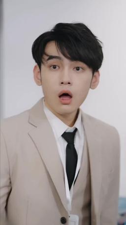 破產後我成了死對頭的秘書 episode 3