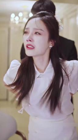 The Substitute Wife is a Hidden Heiress episode 2
