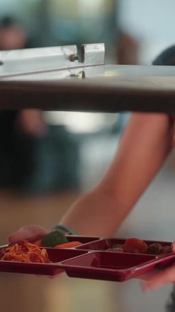 [Doublé] Véritable héritière contre fausse reine des abeilles episode 6