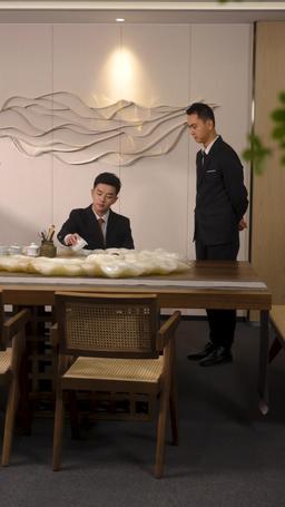 她死後薄爺跪在墓碑前哭成狗 episode 82