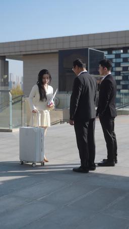 她死後薄爺跪在墓碑前哭成狗 episode 83