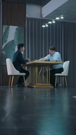 破產後我成了死對頭的秘書 episode 71