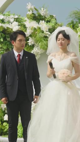渣男劈腿:閃婚服務員是大佬 episode 2