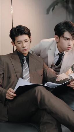 破產後我成了死對頭的秘書 episode 8