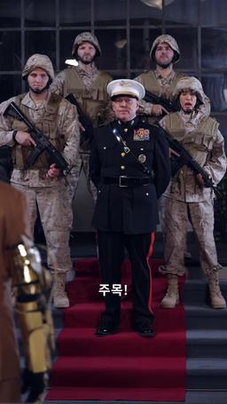 머니, 로봇, 그리고 행복한 7월 4일 episode 69