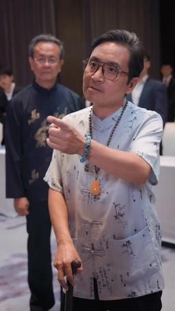 彩禮談崩後，我轉身娶了美女總裁 episode 35
