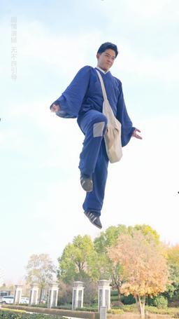 被讀心的我成了團寵少爺（原名：偷聽真少爺心聲三個姐姐追著寵） episode 5