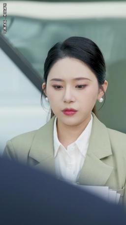 閃婚後嬌妻攜子炸翻豪門 episode 28