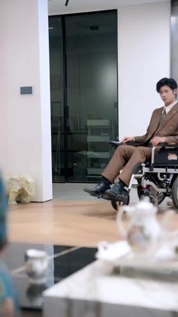 殘疾大佬掐腰吻 episode 41