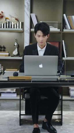 被渣後我閃婚了千億總裁 episode 72