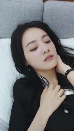 被渣後我閃婚了千億總裁 episode 55