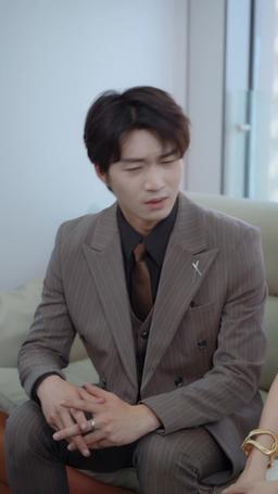 甩掉渣男後我被三個哥哥寵上天 episode 69