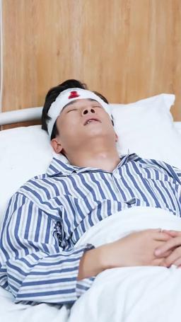 殘疾大佬掐腰吻 episode 61