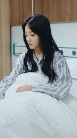 被渣後我閃婚了千億總裁 episode 43