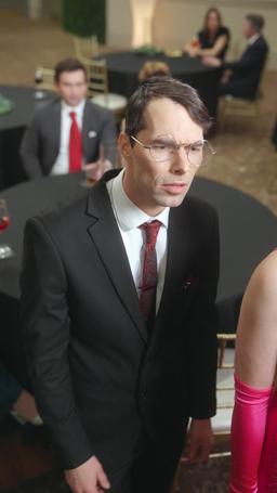 Após o Divórcio, Minha Ex-Esposa Virou uma Bilionária episode 25