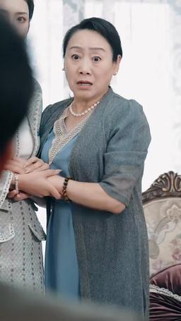 殘疾大佬掐腰吻 episode 6