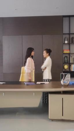 渣男劈腿:閃婚服務員是大佬 episode 53