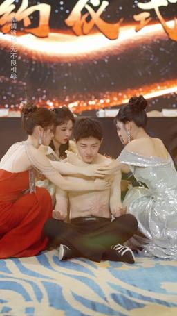 被讀心的我成了團寵少爺（原名：偷聽真少爺心聲三個姐姐追著寵） episode 54