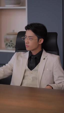 網戀奔現後被總裁掐腰寵 episode 36