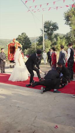 結婚式の日、富豪家族の後継者ぎになった episode 13